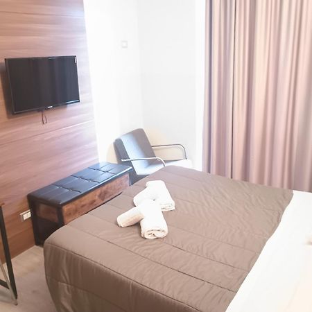 Hotel Mm Dateo Milano Exteriör bild