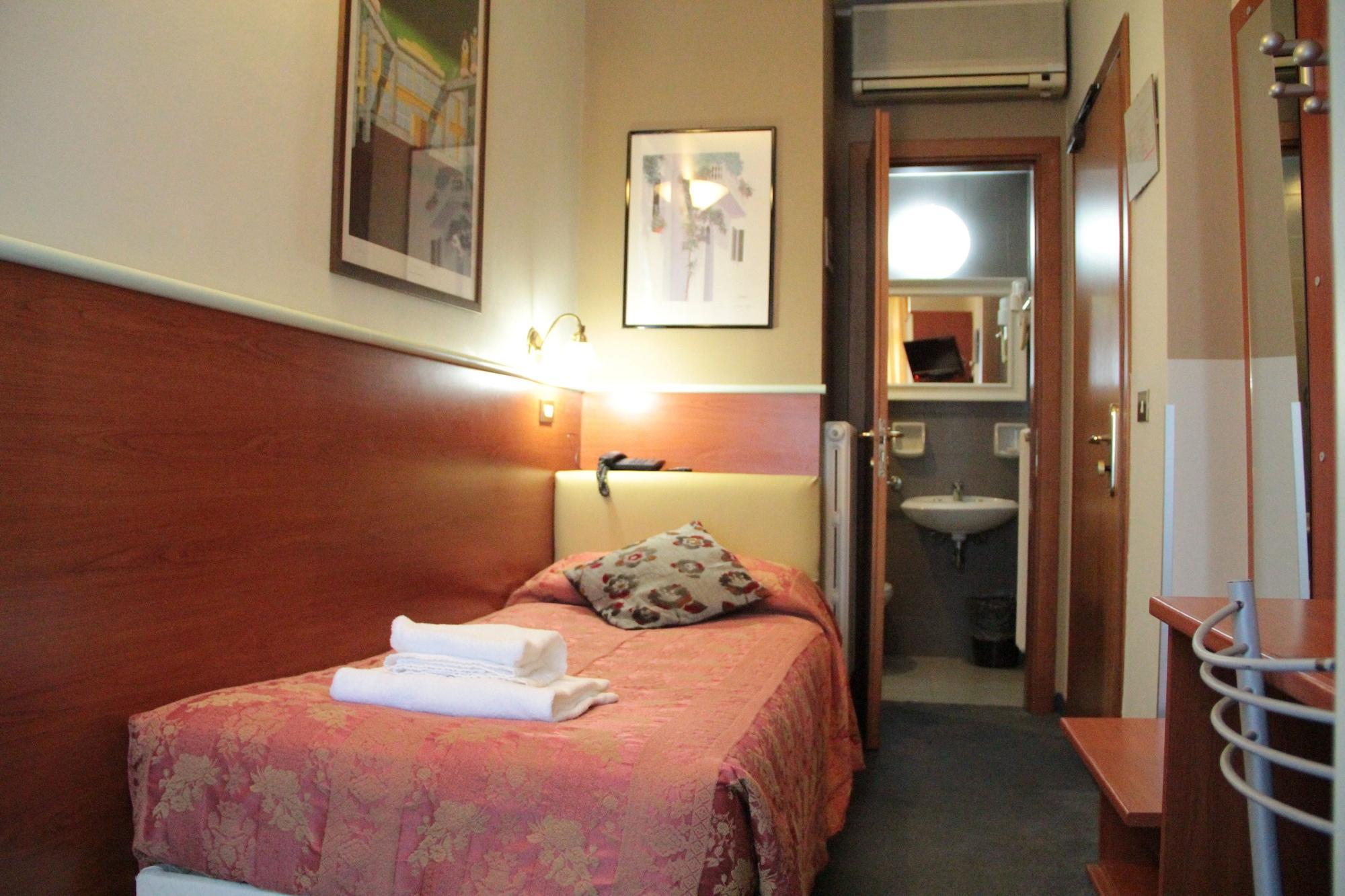 Hotel Mm Dateo Milano Exteriör bild