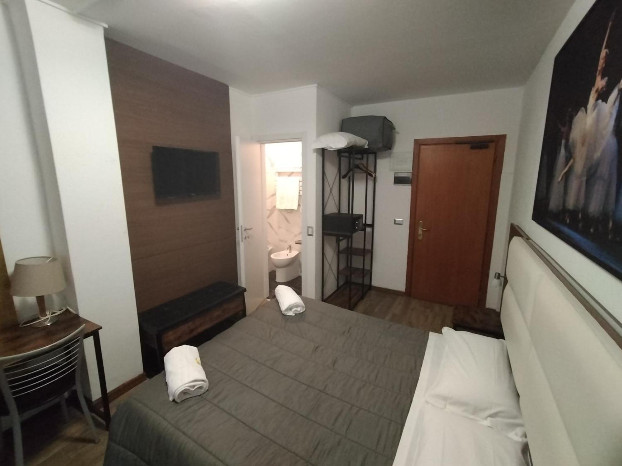 Hotel Mm Dateo Milano Exteriör bild