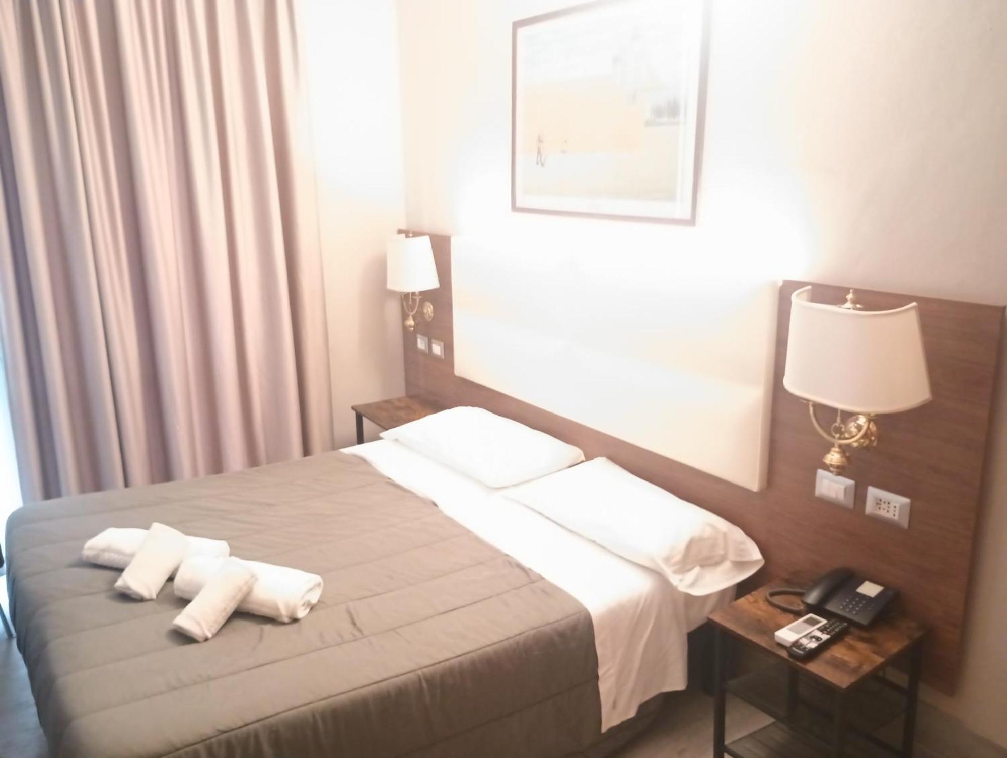 Hotel Mm Dateo Milano Exteriör bild