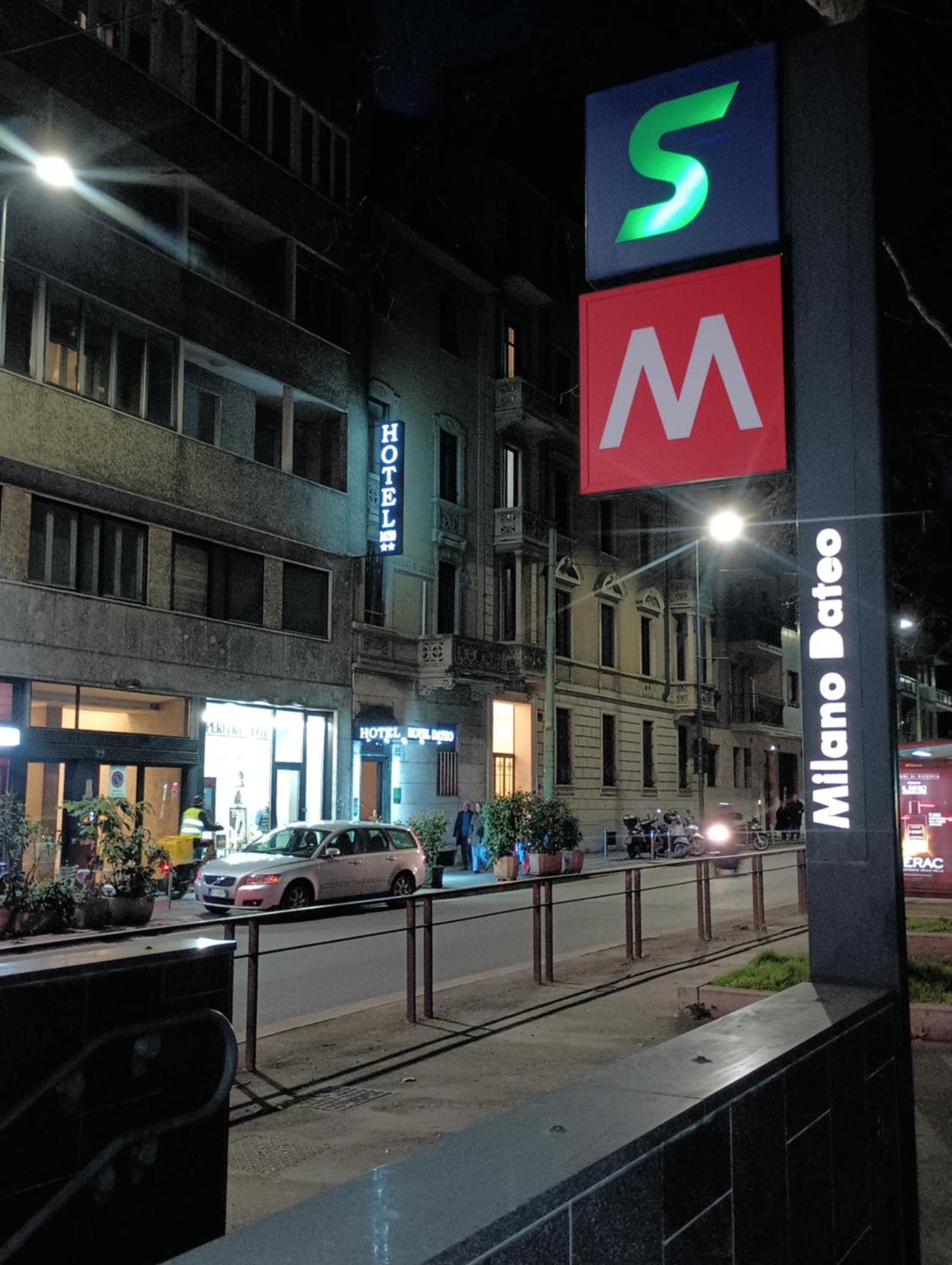 Hotel Mm Dateo Milano Exteriör bild